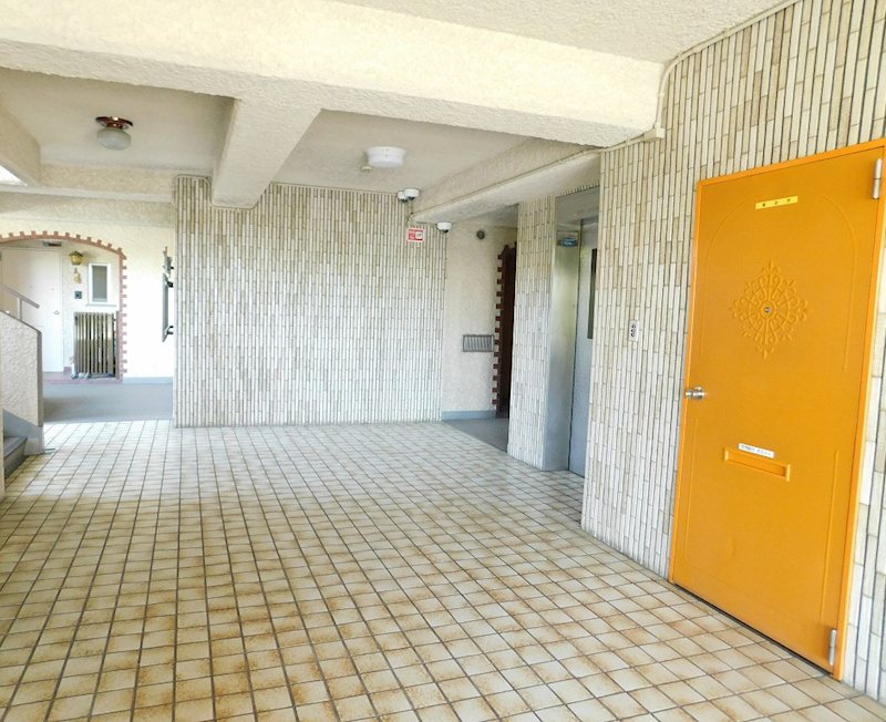 ビバライフ鷹の巣 共用部写真（エントランス）