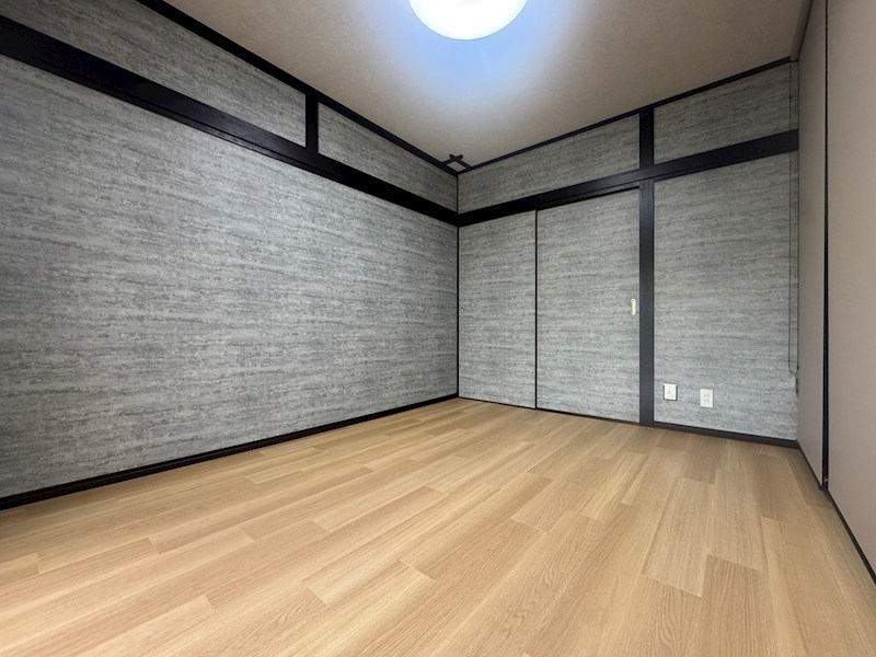 ビバライフ鷹の巣 内観写真（リビング以外の居室）
