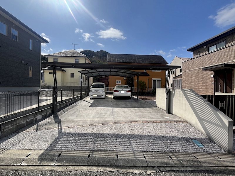 南泉三丁目52番戸建 現地写真（駐車場）