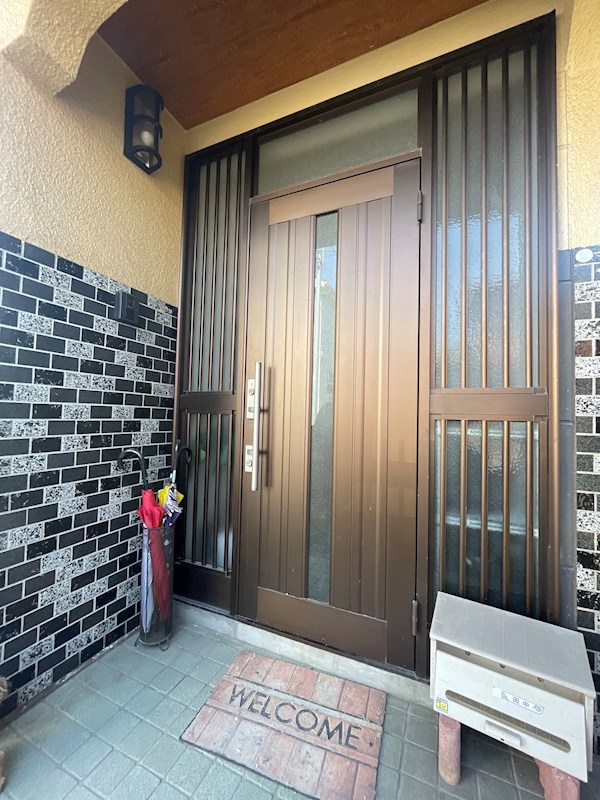 朽網西一丁目戸建 現地写真（玄関）