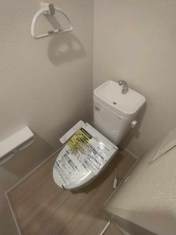 楠橋南一丁目新築戸建1号棟　第2 内観写真（トイレ）