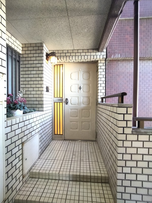 アーバン中央 現地写真（玄関）