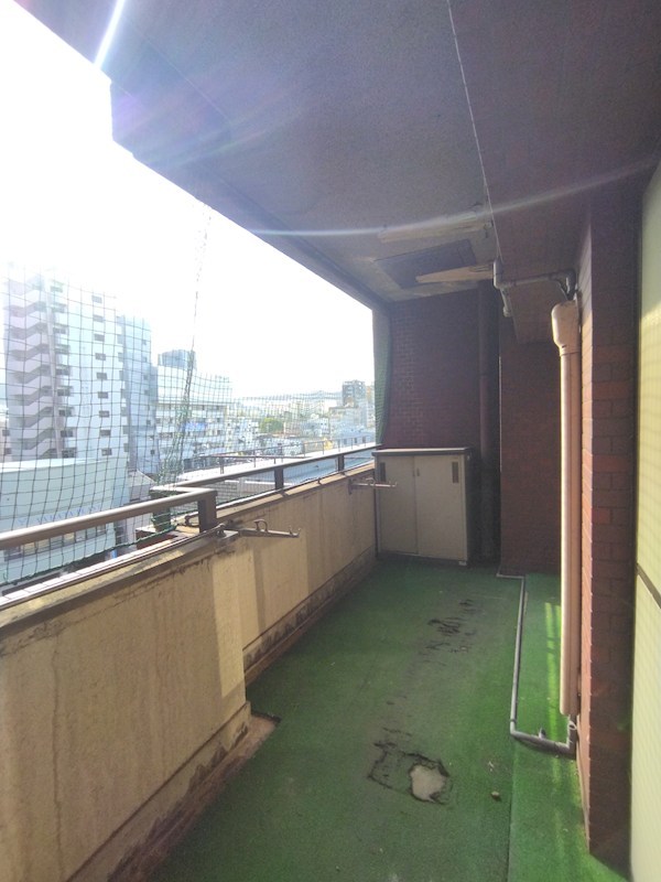 アーバン中央 現地写真（バルコニー）