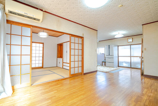 通谷四丁目戸建 内観写真（リビング）