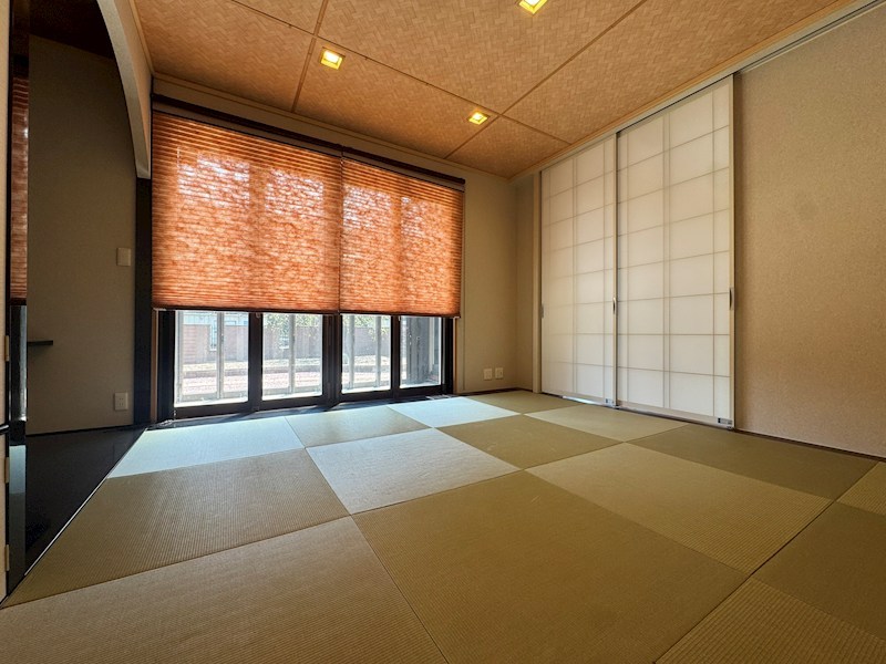 朝霧四丁目戸建 内観写真（リビング以外の居室）