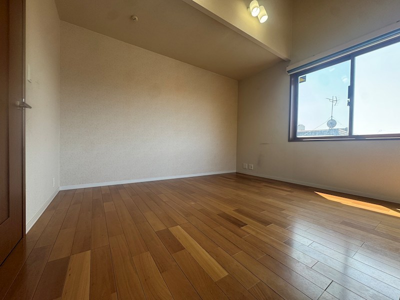 朝霧四丁目戸建 内観写真（リビング以外の居室）