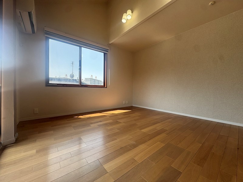 朝霧四丁目戸建 内観写真（リビング以外の居室）