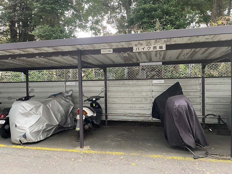 ホワイトキャッスル今池Ⅱ 共用部写真（駐車場）