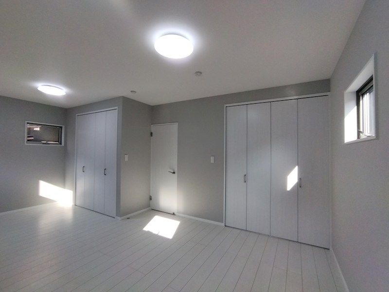 上本町二丁目戸建 内観写真（リビング以外の居室）
