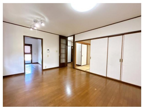 今町三丁目戸建 内観写真（リビング）
