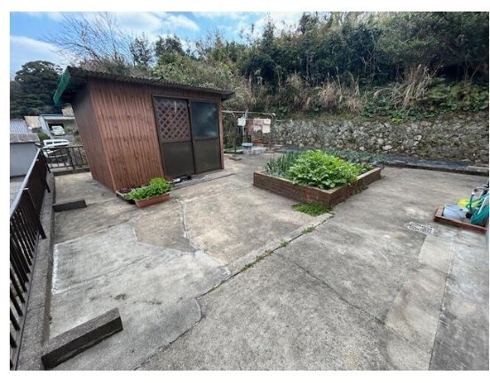 鳴竹二丁目戸建 現地写真（庭）