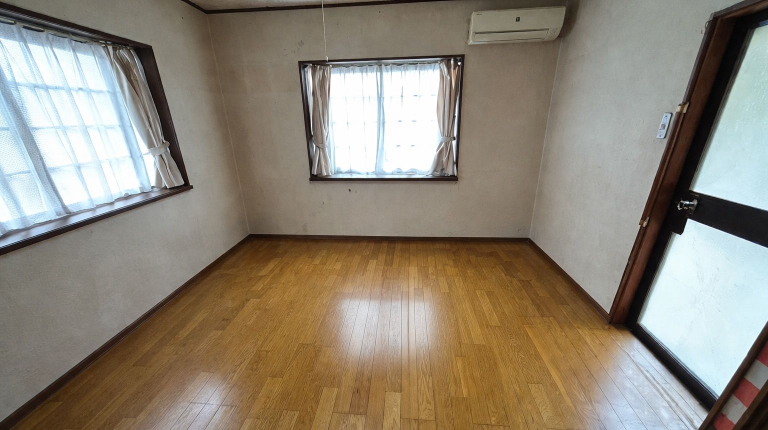 鳴竹二丁目戸建 内観写真（リビング以外の居室）