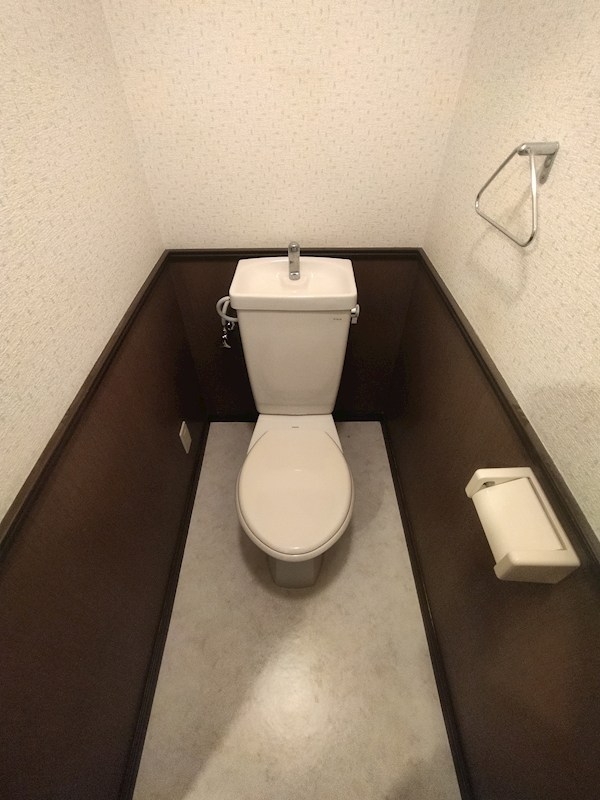 アンピール教育大前 内観写真（トイレ）