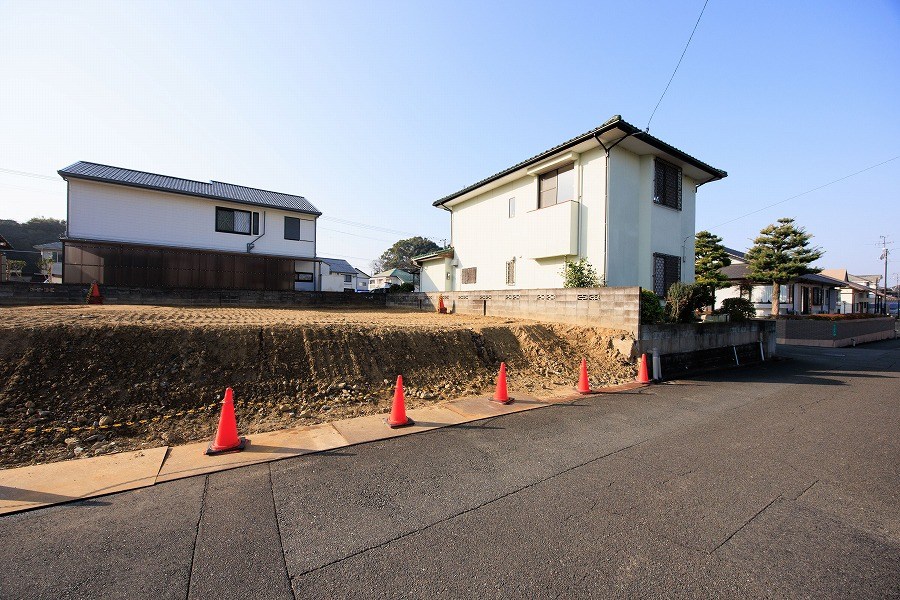 白岩町新築戸建2号地 現地写真（前面道路含む現地写真）