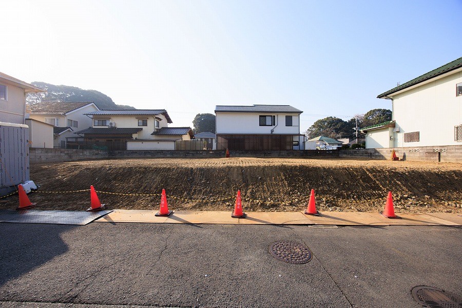白岩町新築戸建3号地 現地写真（前面道路含む現地写真）