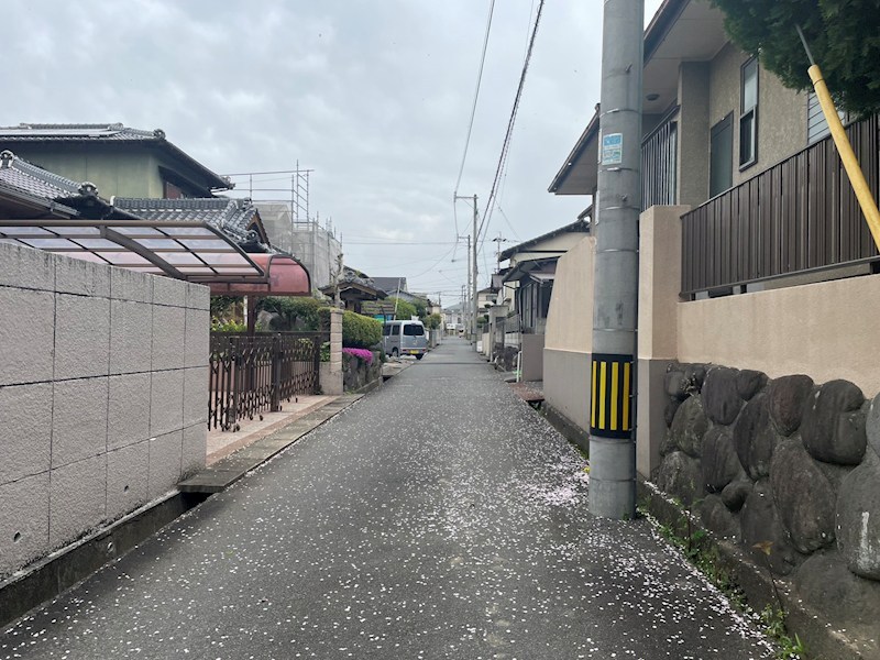 若葉二丁目土地 現地写真（前面道路含む現地写真）