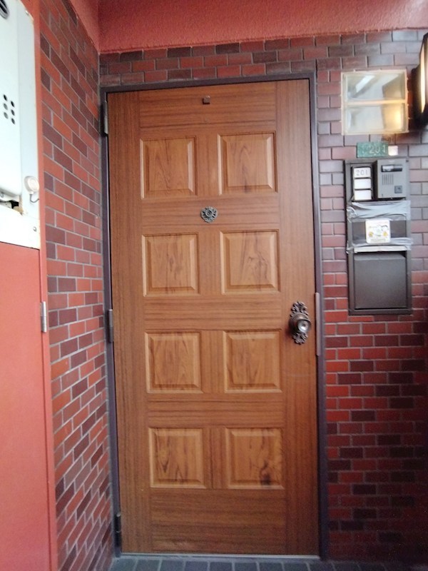 サンライフ恒見 現地写真（玄関）