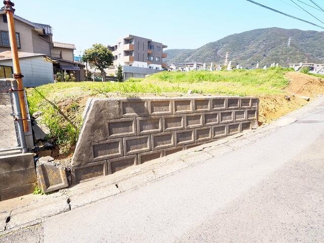葛原本町四丁目土地 現地写真（前面道路含む現地写真）