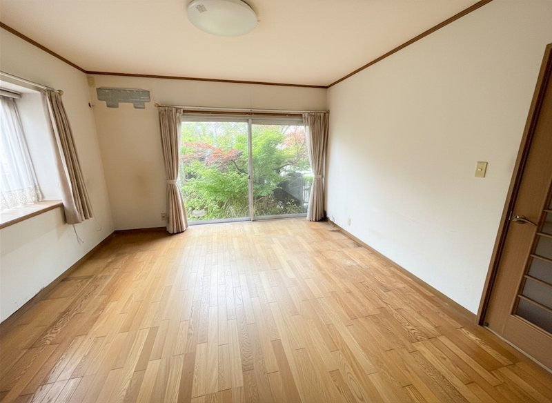 徳力新町二丁目8番戸建 内観写真（リビング以外の居室）