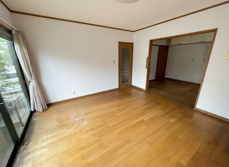 徳力新町二丁目8番戸建 内観写真（リビング以外の居室）