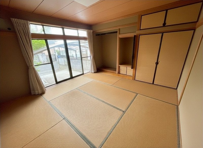 徳力新町二丁目8番戸建 内観写真（リビング以外の居室）