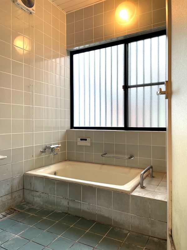 徳力新町二丁目8番戸建 内観写真（浴室）