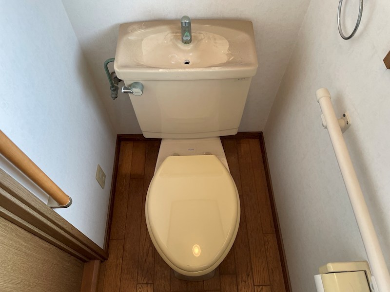 徳力新町二丁目8番戸建 内観写真（トイレ）