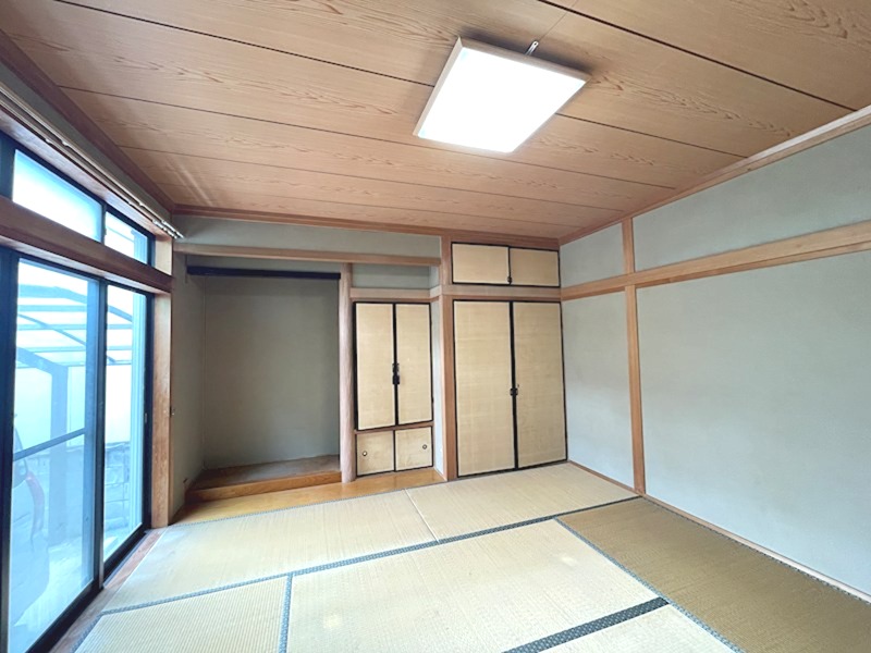 徳力新町二丁目8番戸建 内観写真（リビング以外の居室）