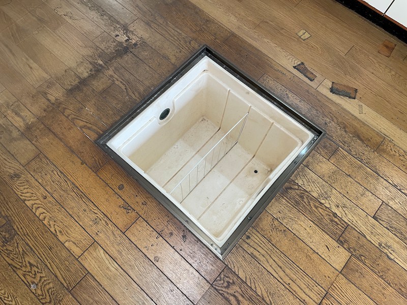 徳力新町二丁目8番戸建 内観写真（収納）