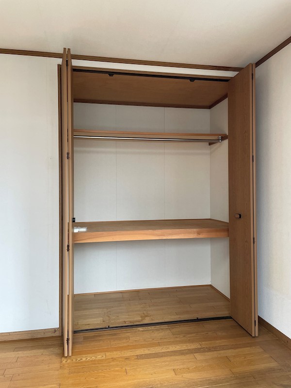 徳力新町二丁目8番戸建 内観写真（収納）