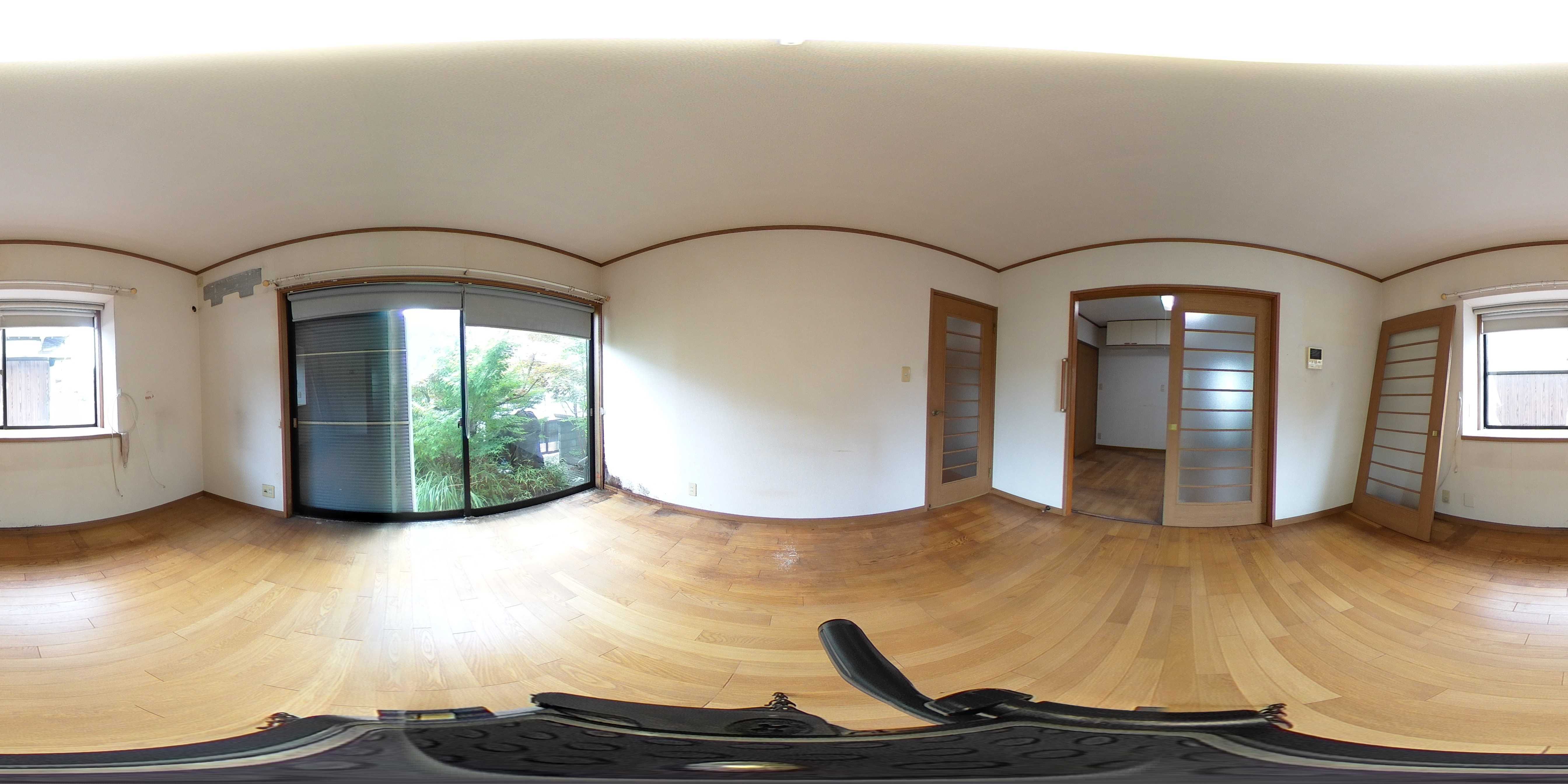 徳力新町二丁目8番戸建 内観写真（リビング）