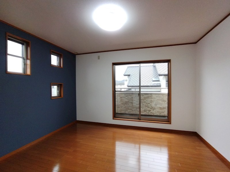 吉志新町二丁目戸建 内観写真（リビング以外の居室）
