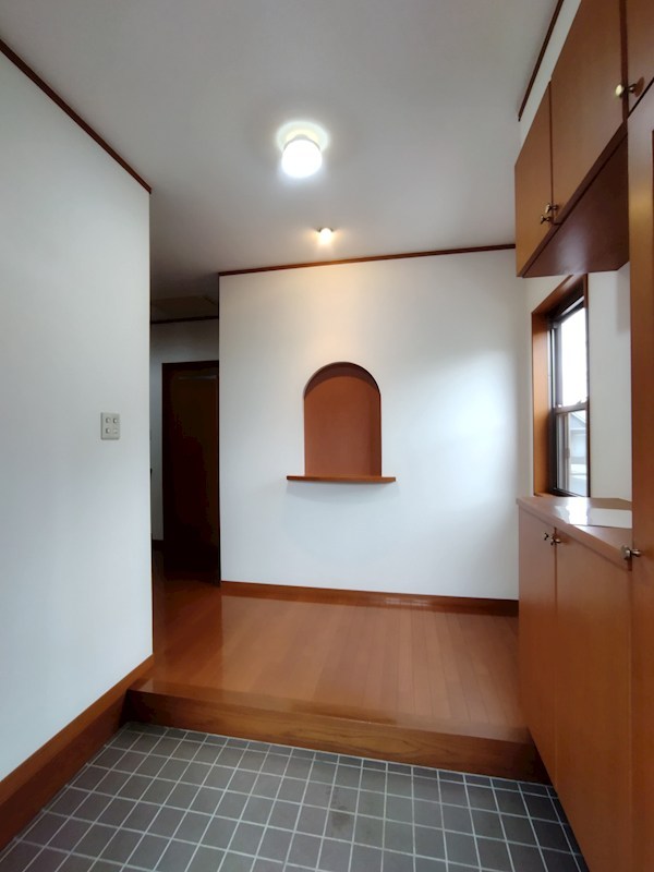 吉志新町二丁目戸建 現地写真（玄関）