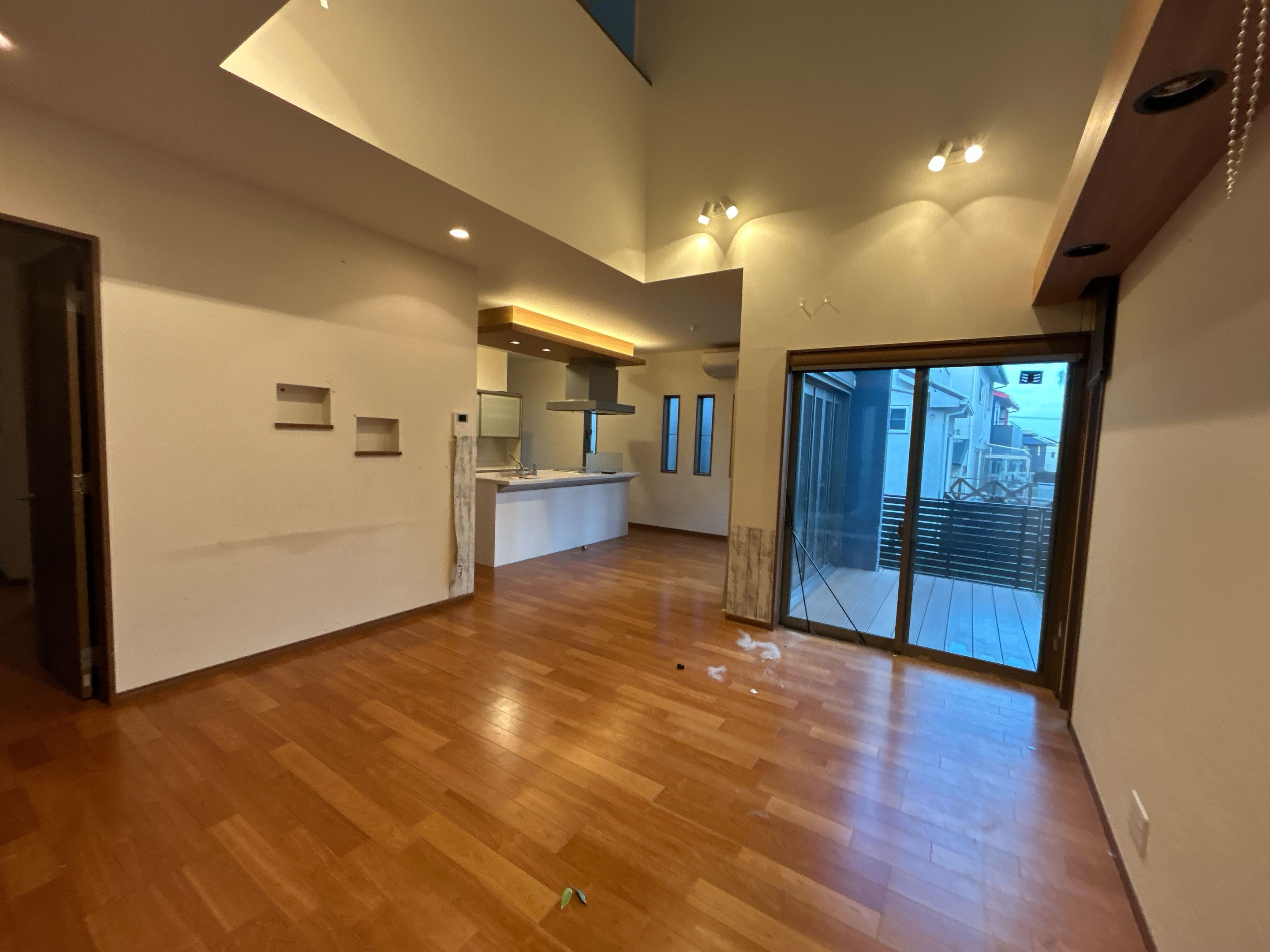 吉志新町三丁目戸建 内観写真（リビング）