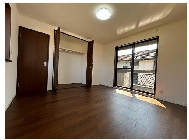 柳河内一丁目戸建 内観写真（リビング以外の居室）