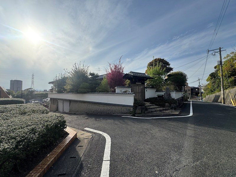 青山二丁目戸建 現地写真（前面道路含む現地写真）