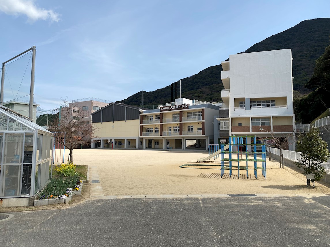 MOJI MID AIR 小学校