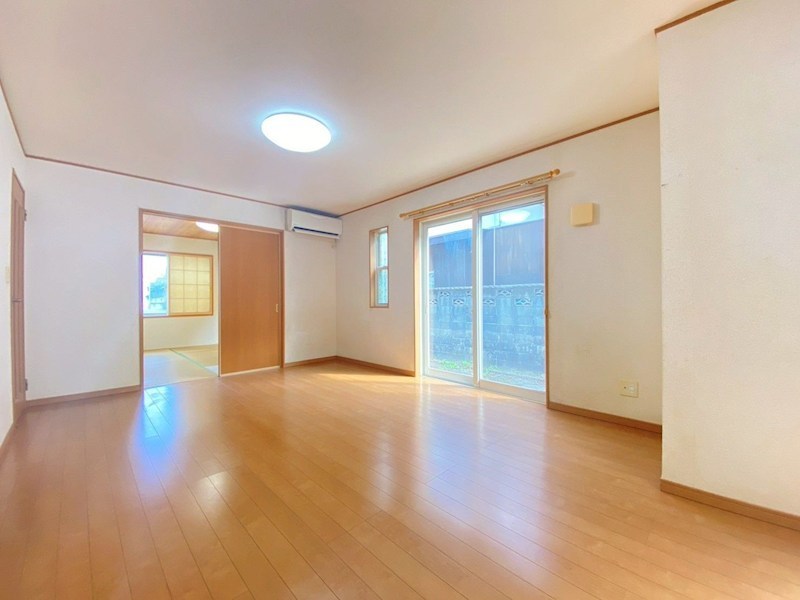 柏原2丁目 戸建 内観写真（リビング）