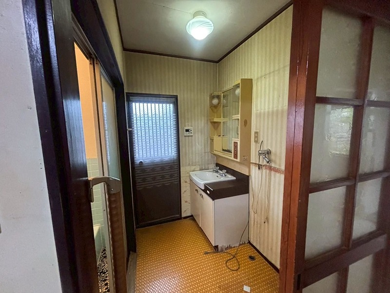 町上津役西一丁目戸建 内観写真（洗面台・洗面所）