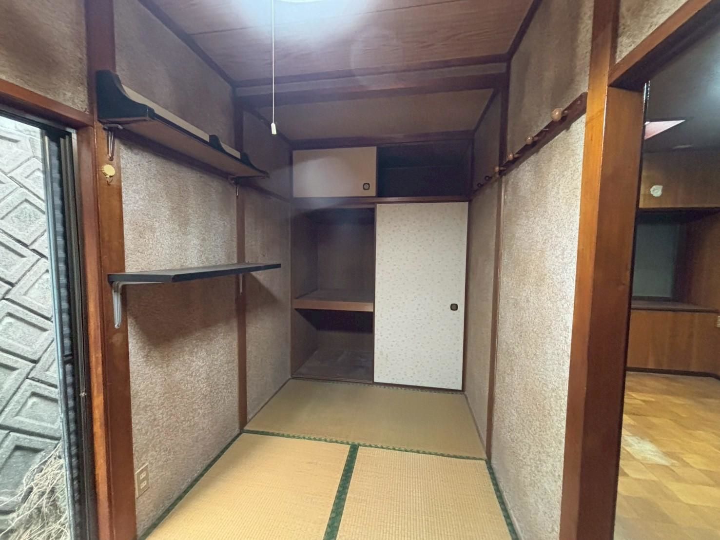 町上津役西一丁目戸建 内観写真（リビング以外の居室）