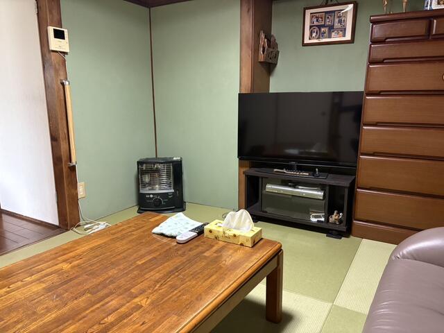 百合ケ丘一丁目戸建 内観写真（リビング以外の居室）