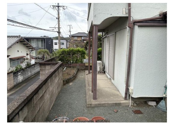 百合ケ丘一丁目戸建 現地写真（庭）