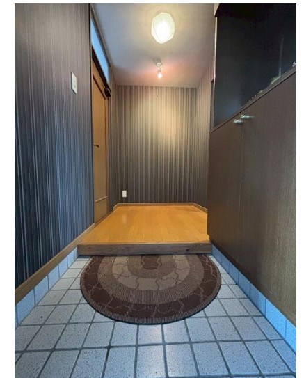 エメラルドマンション二島 現地写真（玄関）