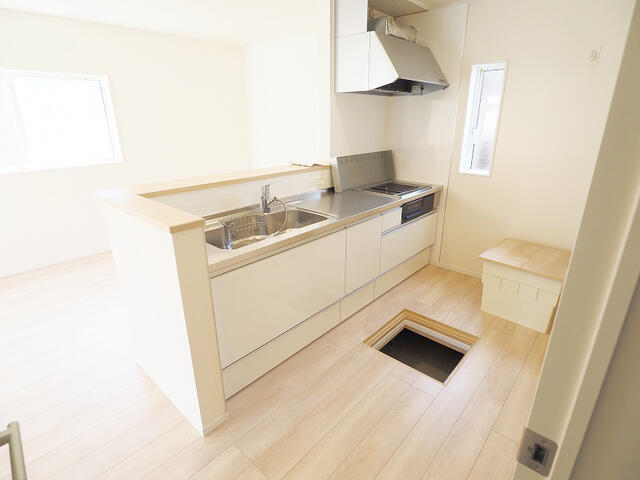 沼緑町一丁目新築戸建 内観写真（キッチン）