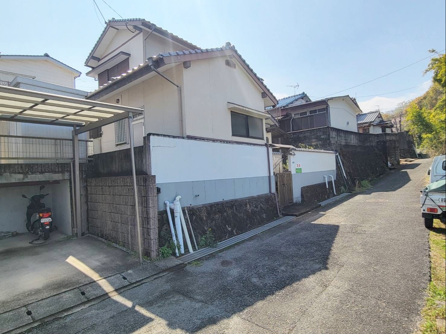 春日台五丁目土地 現地写真（前面道路含む現地写真）