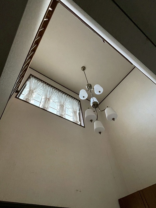 青葉台南二丁目14番戸建 現地写真（玄関）
