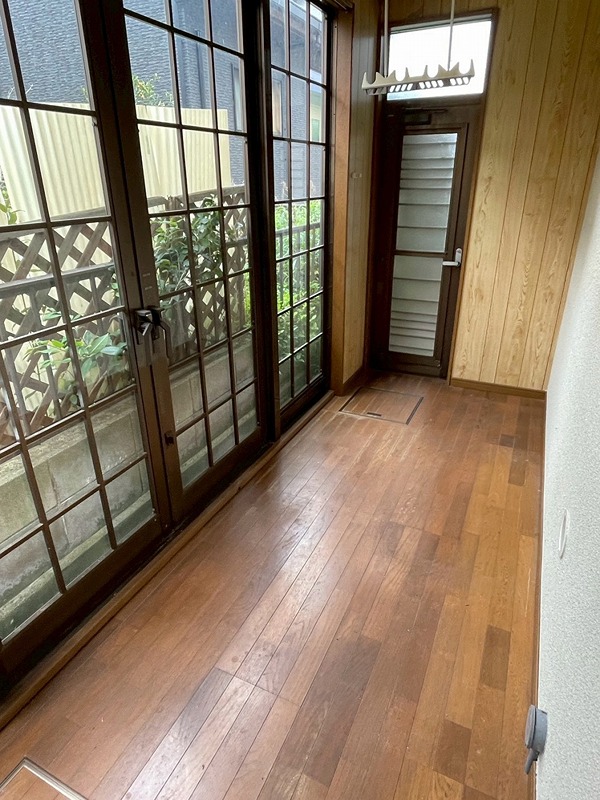 青葉台南二丁目14番戸建 内観写真（リビング以外の居室）