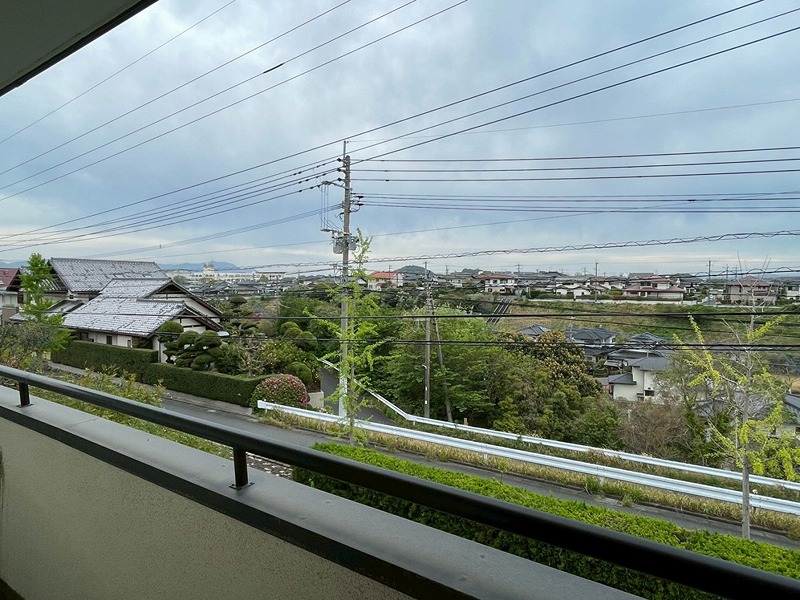 青葉台南二丁目14番戸建 現地写真（バルコニー）