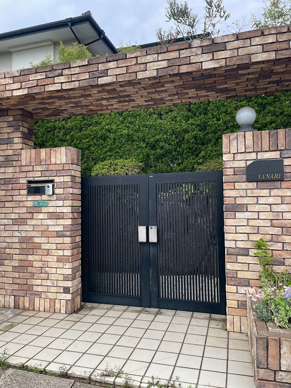 青葉台南二丁目14番戸建 現地写真