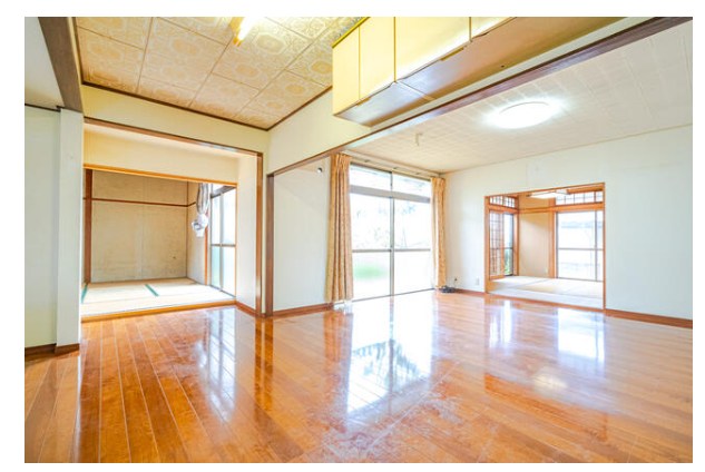 鍋山町戸建 内観写真（リビング）